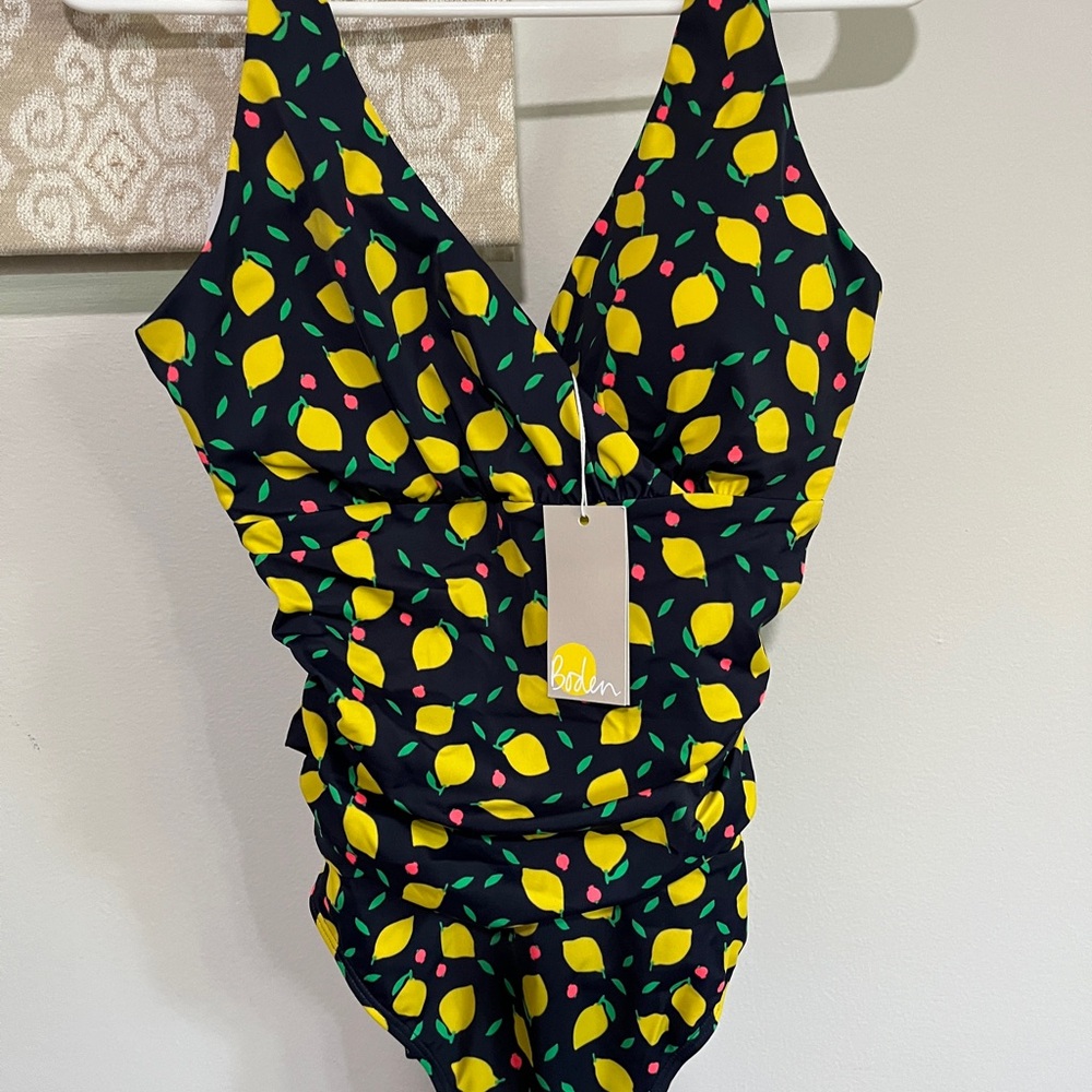 NWT Boden one-piece swimsuit in fun lemon 🍋 print